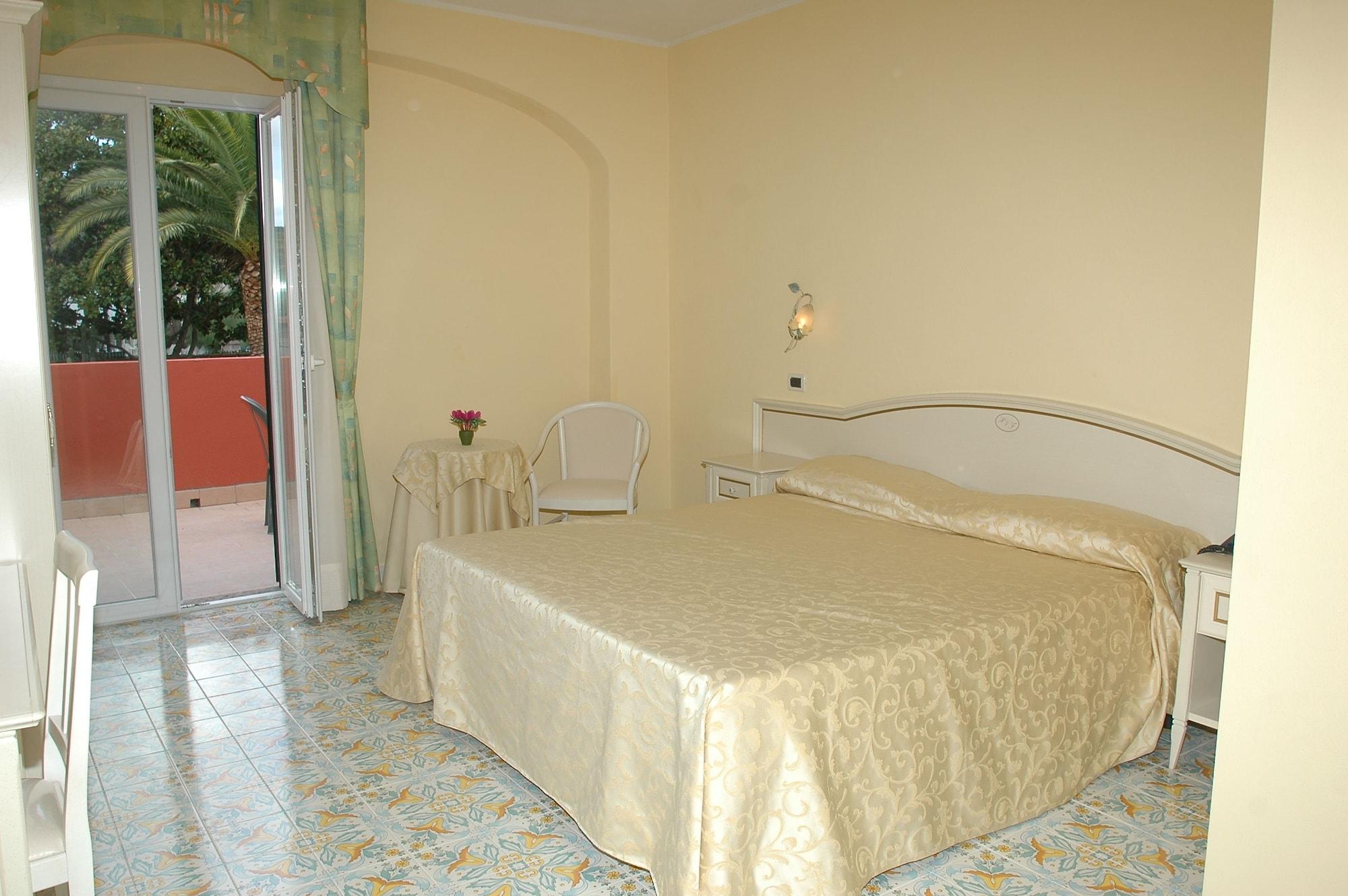 Hotel Villa Franca Форио Экстерьер фото