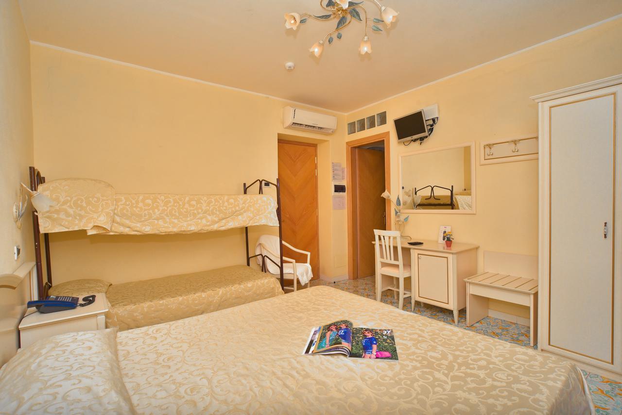Hotel Villa Franca Форио Экстерьер фото