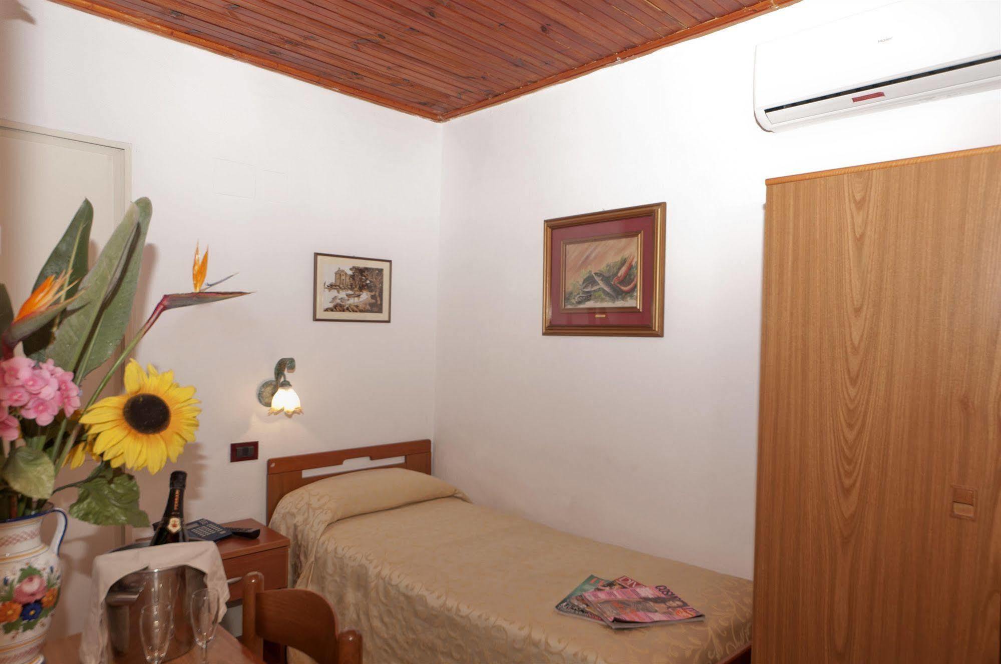 Hotel Villa Franca Форио Экстерьер фото