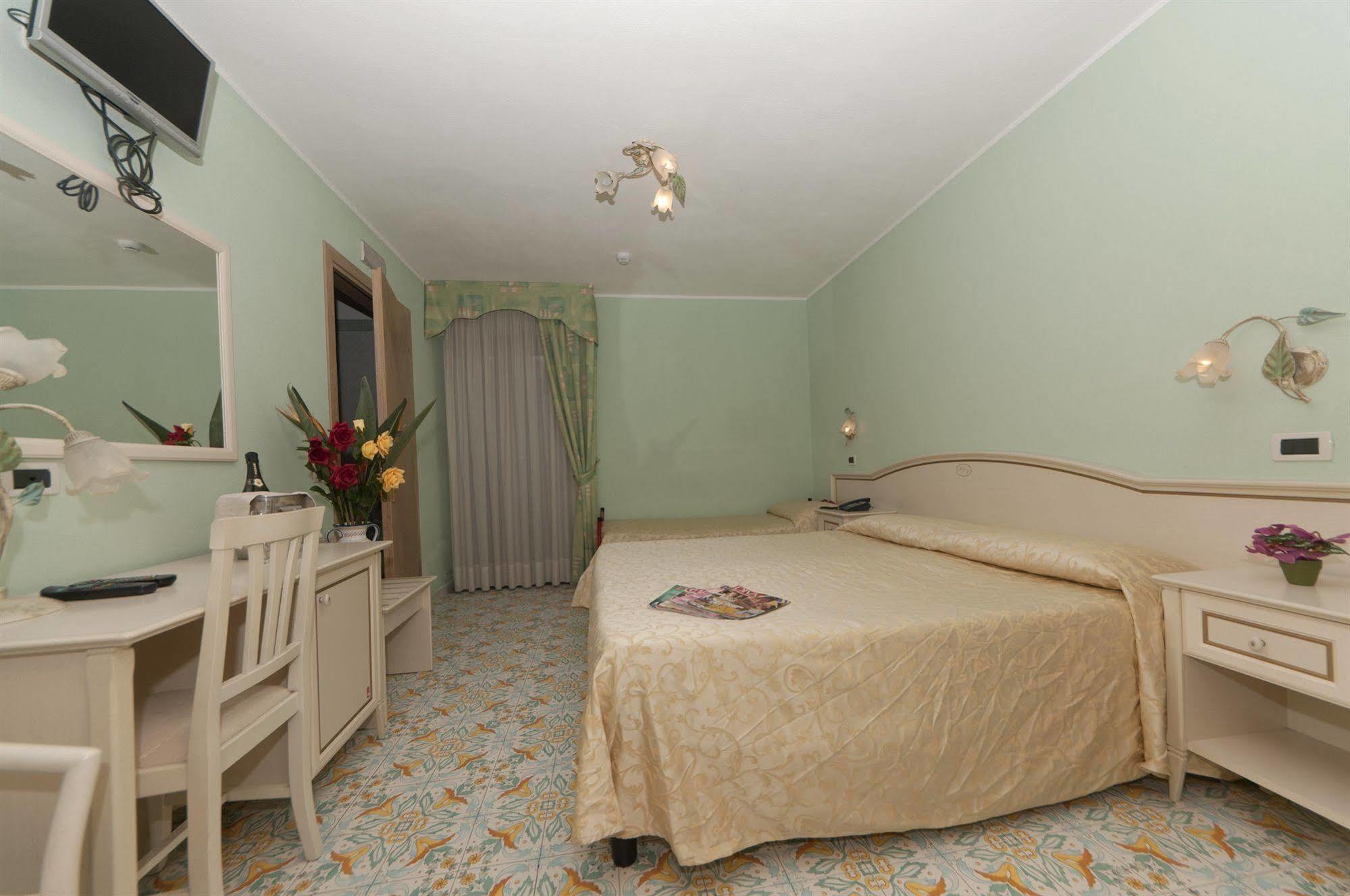 Hotel Villa Franca Форио Экстерьер фото